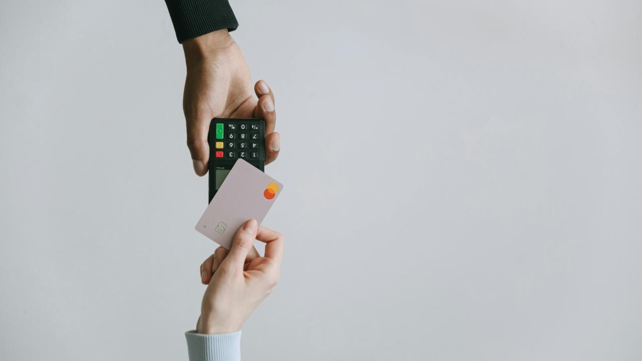 Regulador moderniza regulación de tarjetas e incorpora nuevos modelos de pago