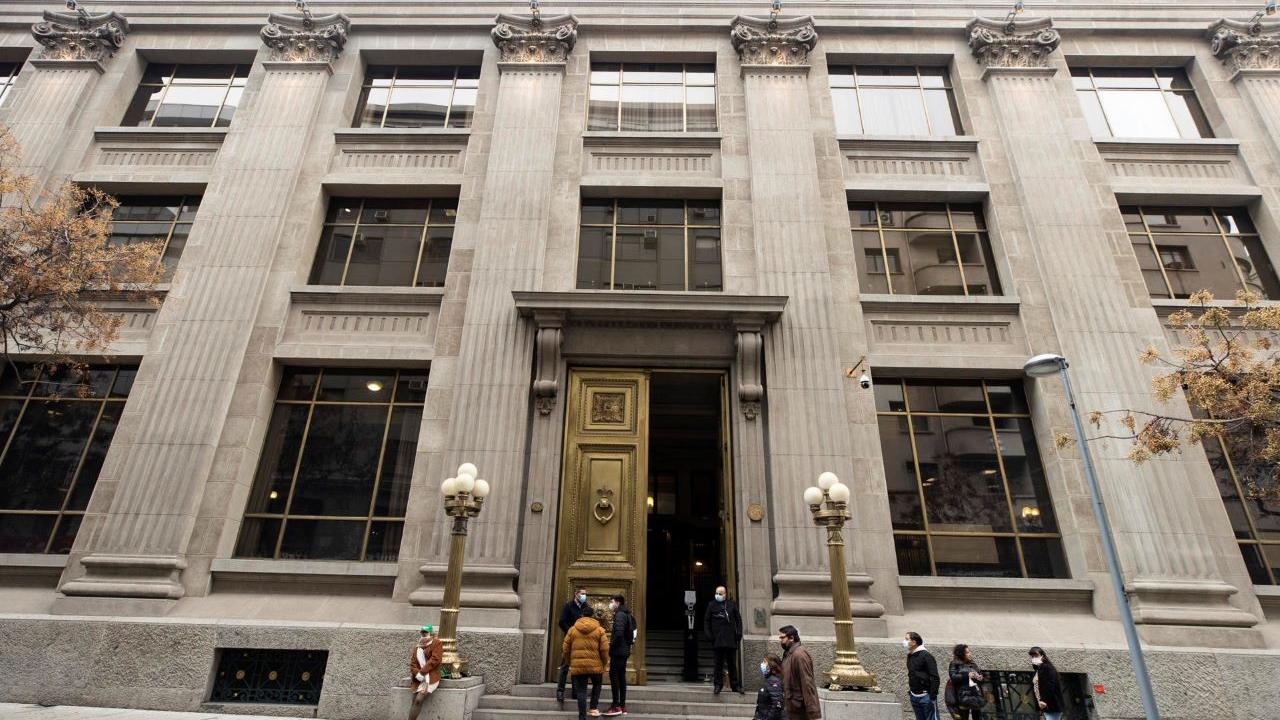 Banco Central admite: empleo precario y crecimiento débil