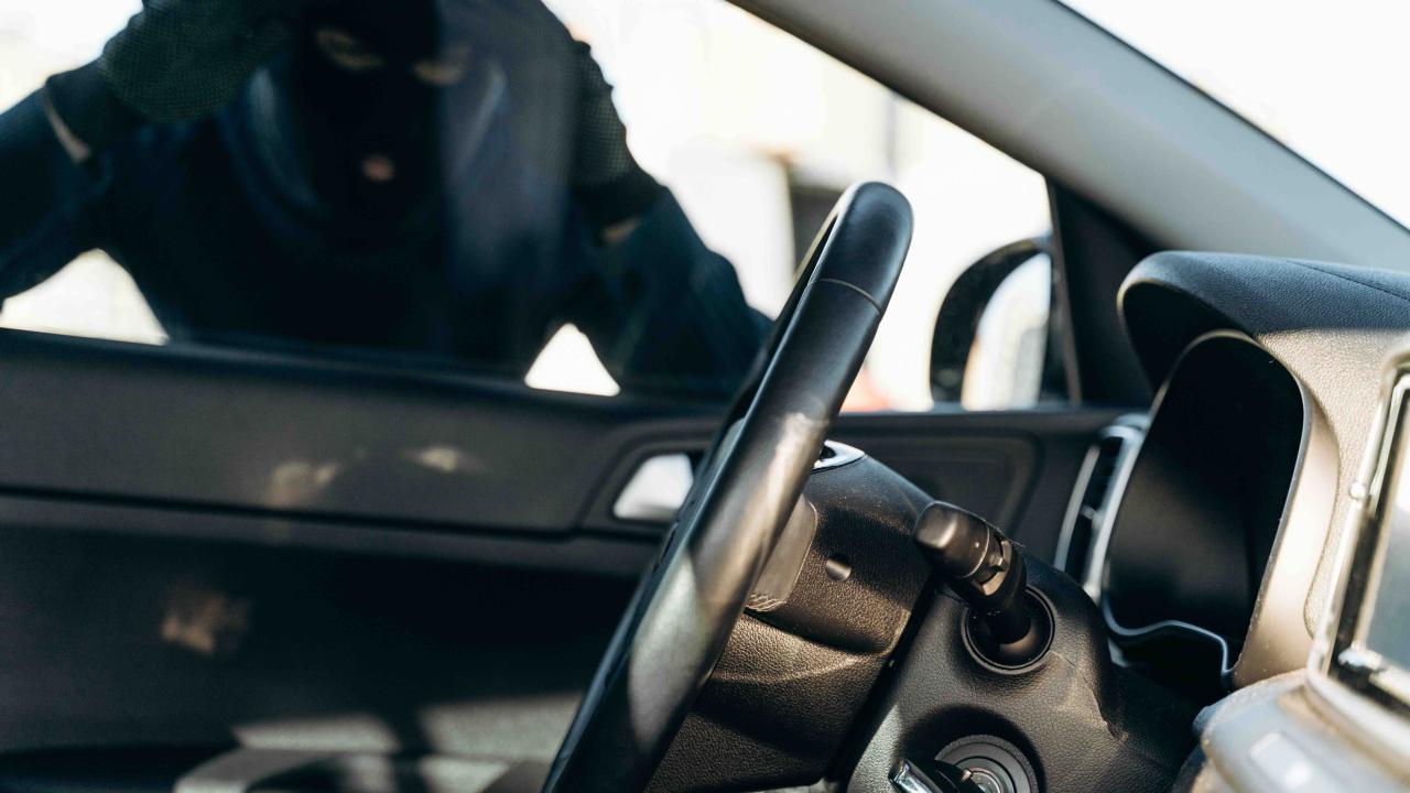 Estudio revela amplias diferencias en seguros para los autos más robados en Chile