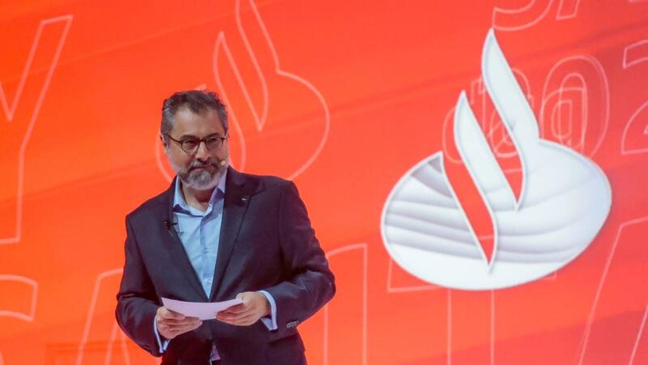 Ex CEO de Santander Chile entra a constructora española 