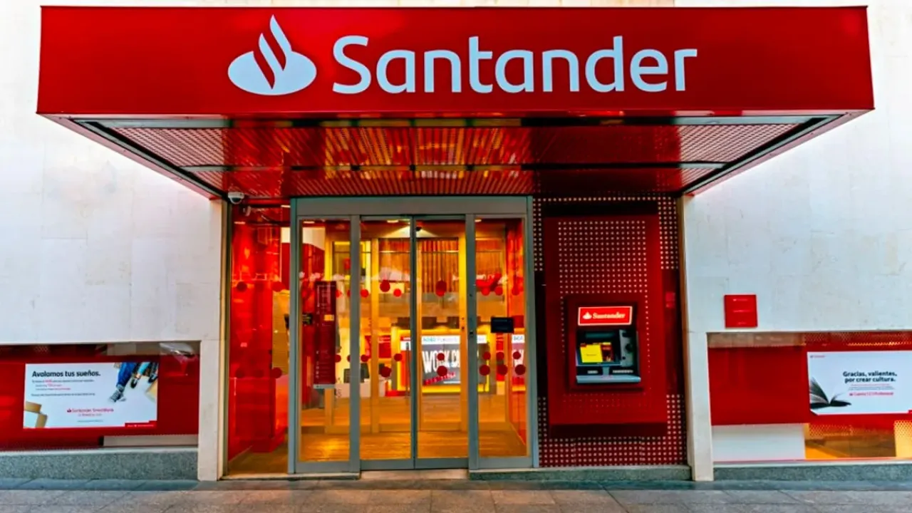 Santander pone a Chile en ofensiva aseguradora  